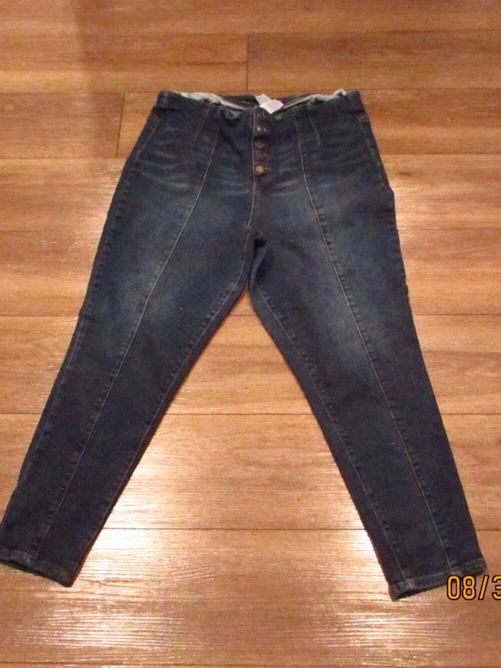 NO BOUNDARIES DENMIN JEANS SIZE 21